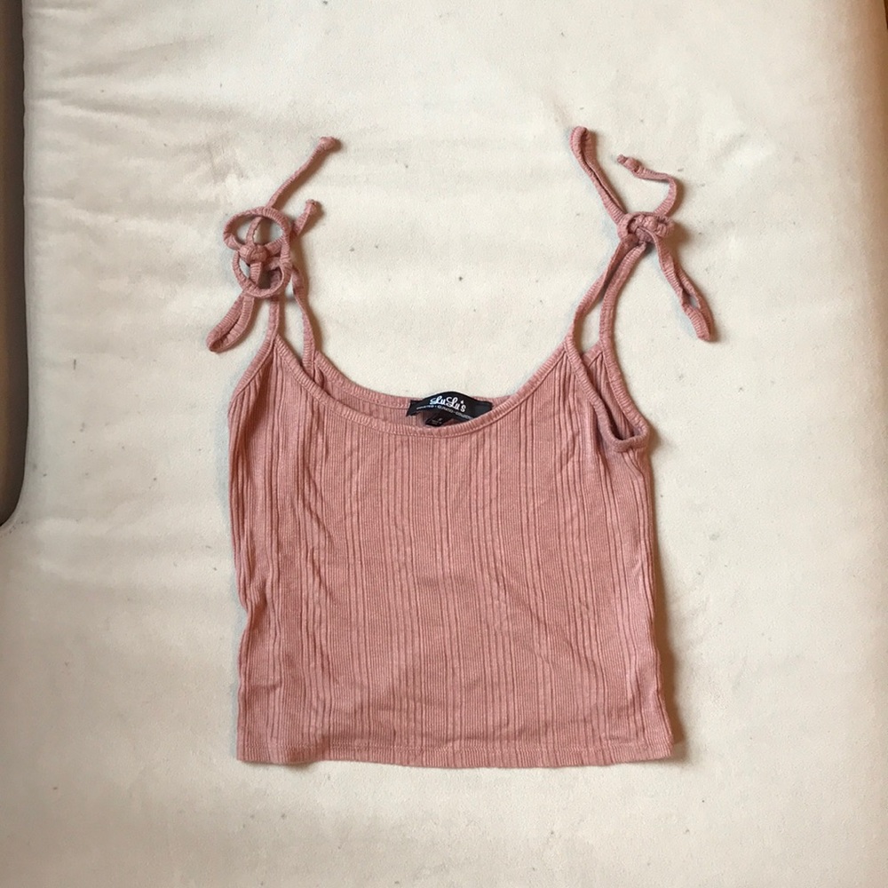 Lulu’s pink cropped tank top with bow straps